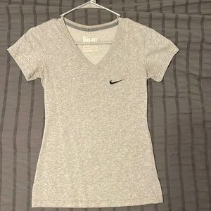 Women’s gray tight fitted t-shirt